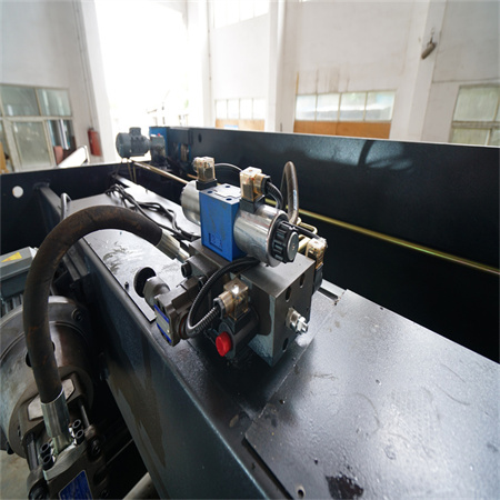 Fabrication de presse plieuse hydraulique cnc