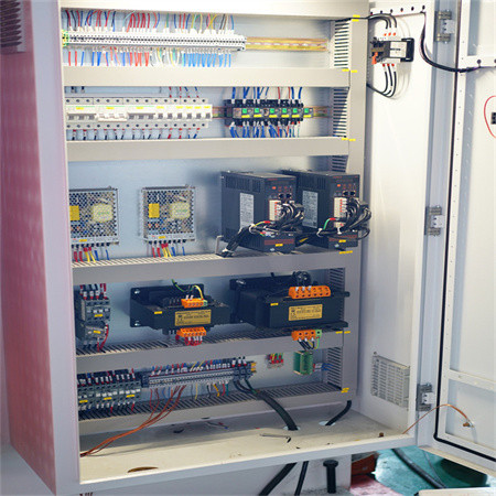 Machine de presse de frein automatique hydraulique personnalisée E200p CNC presse de frein hydraulique plieuse avec l'électronique de l'allemagne
