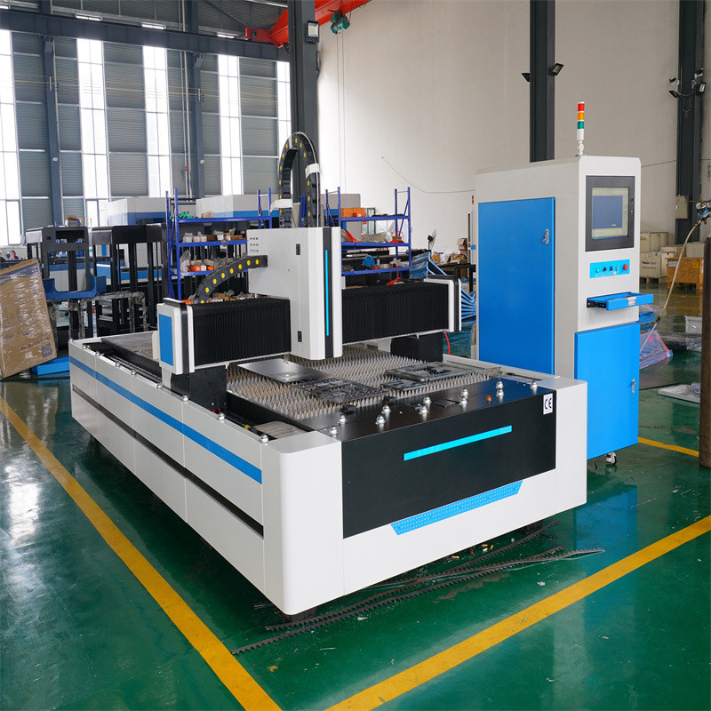 3015 1500x3000 Machine de découpe laser à fibre d'aluminium Équipement laser industriel