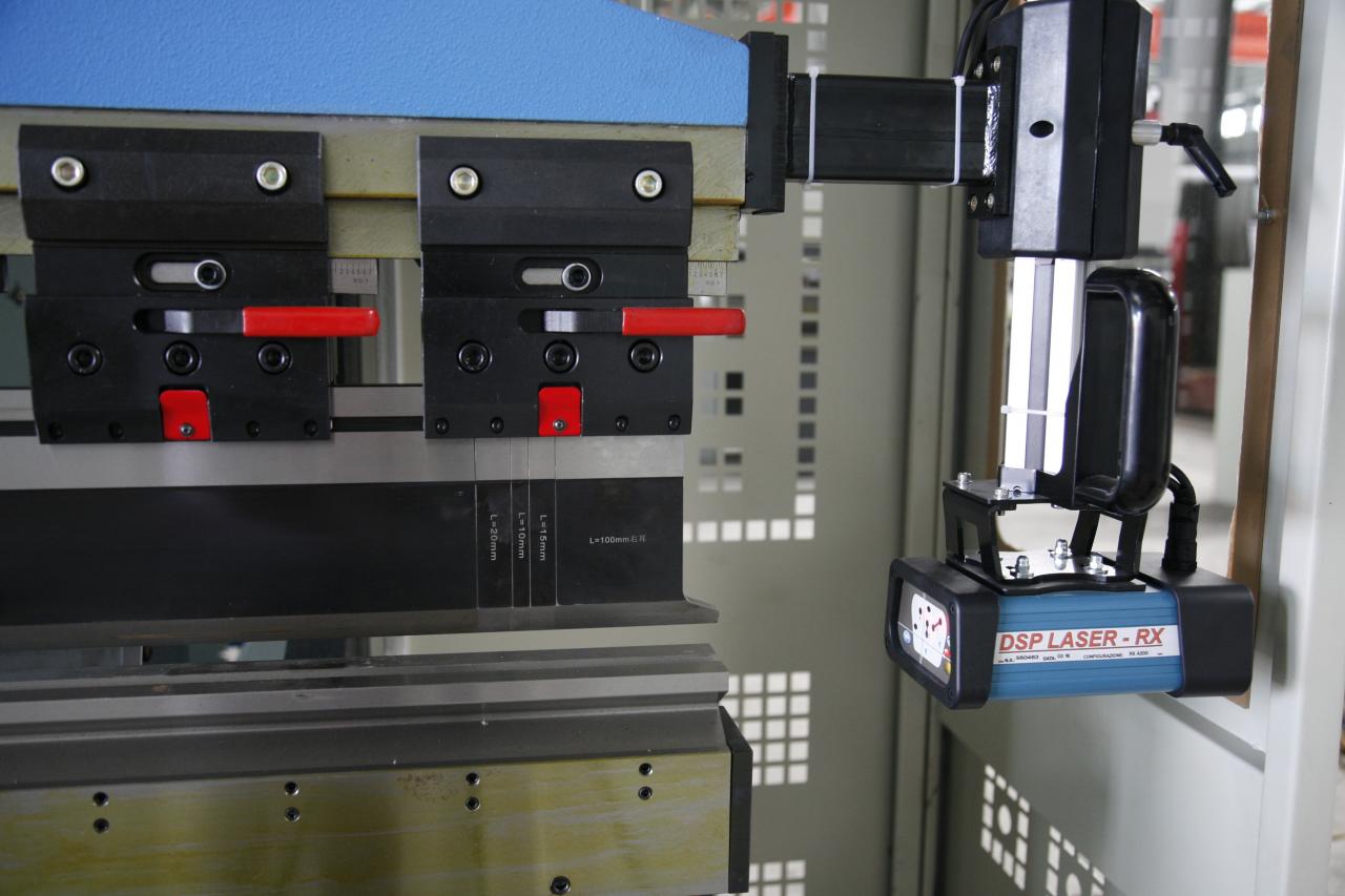 Presse plieuse hydraulique CNC 3 + 1 axes avec système ESA