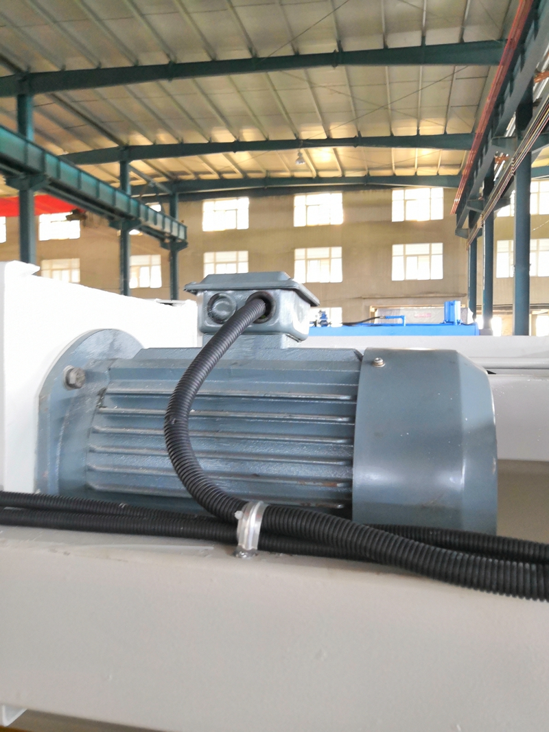 6mm Q11 Electric Sheet Plate Shearing Machine 8 Feet Sheet Metal Shearing Machine Machine de cisaillement électrique de plaque de feuille de 6mm Q11 machine de cisaillement de tôle de 8 pieds