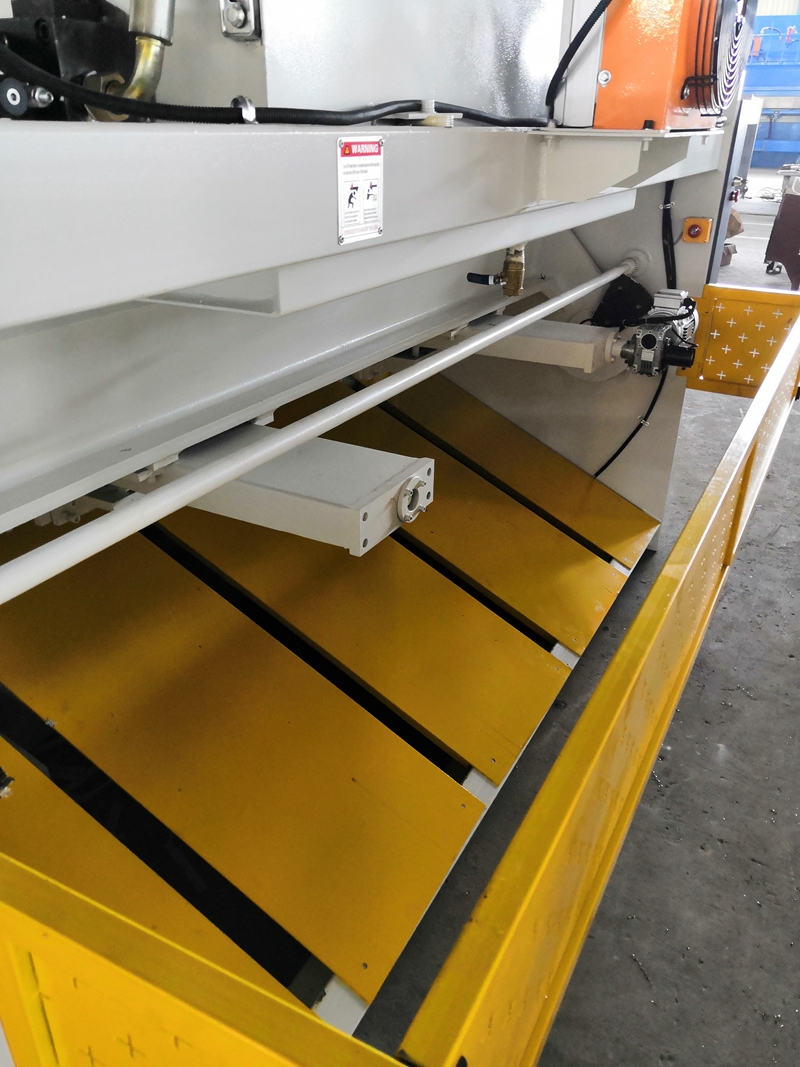 6mm Q11 Electric Sheet Plate Shearing Machine 8 Feet Sheet Metal Shearing Machine Machine de cisaillement électrique de plaque de feuille de 6mm Q11 machine de cisaillement de tôle de 8 pieds