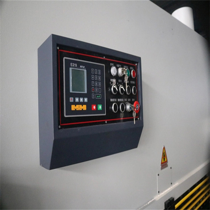 Qc12k-4x2500 Cnc machine de découpe hydraulique personnalisée de cisaillement
