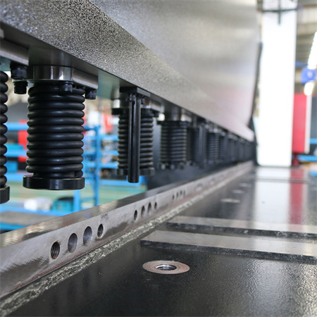 Presse plieuse vente chaude Machine combiner presse plieuse cisaillement hydraulique poinçon presse métallurgiste ferronnier
