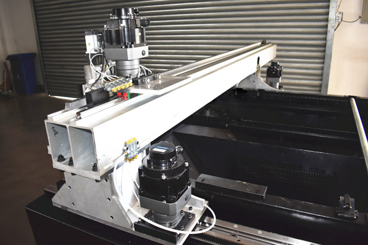 Laser à fibre Machine de découpe laser à fibre à plat de 2000 watts