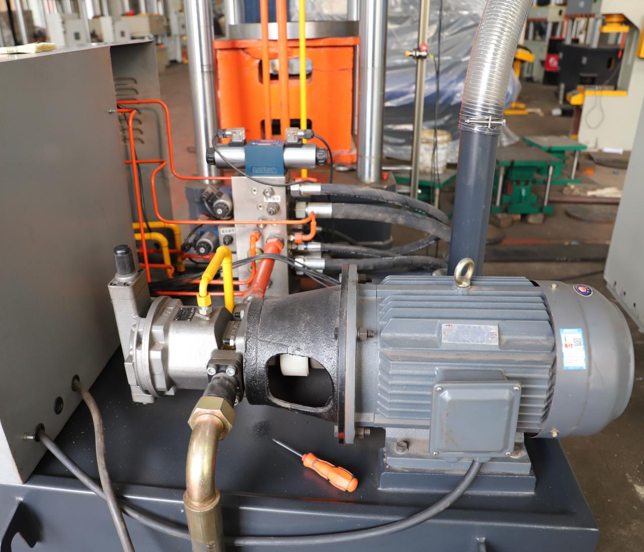Plaque chauffante Hydroformage Machine à emboutir de 100 tonnes Presse hydraulique