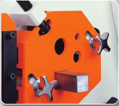 Machine hydraulique de poinçonnage et de cisaillement de machine d'IronWorker en métal